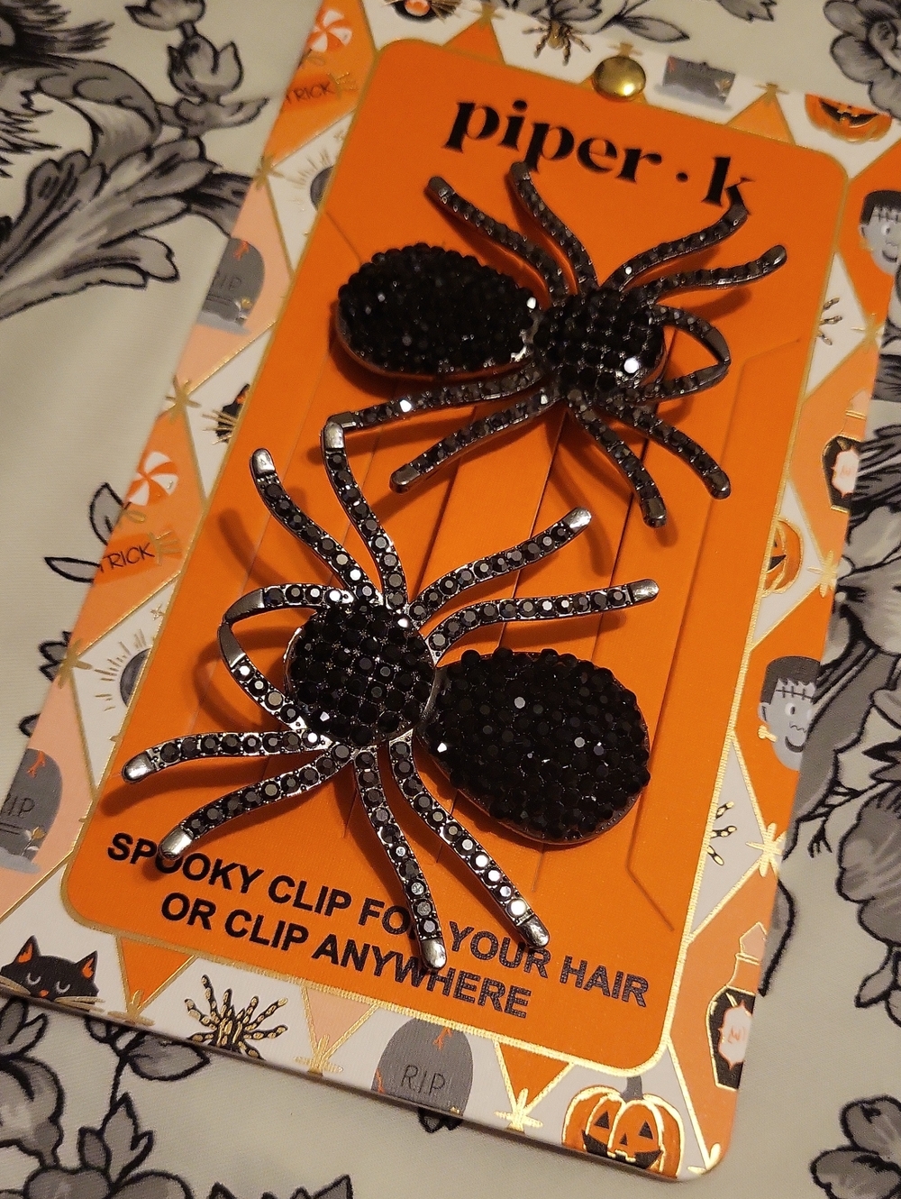 Spider hair clips BRAND new on card